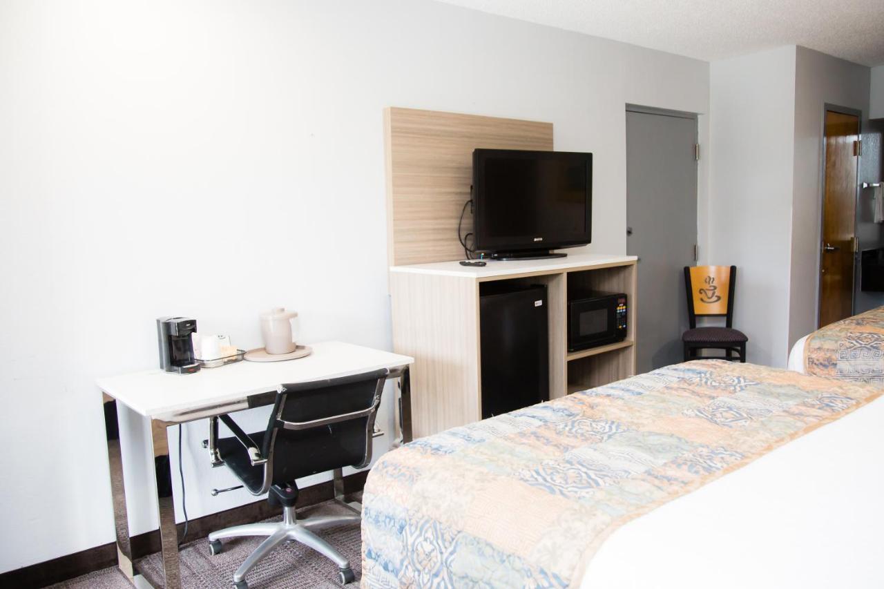 Baymont By Wyndham Fort Walton Beach Motel